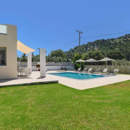Villa Paleos Evergreen By *