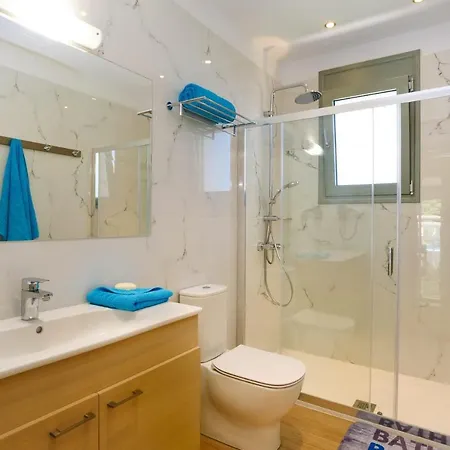 Villa Paleos Evergreen By Jaliszósz